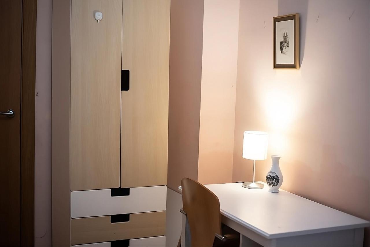 Traditional Rooms In Eixample Barcelona Kültér fotó